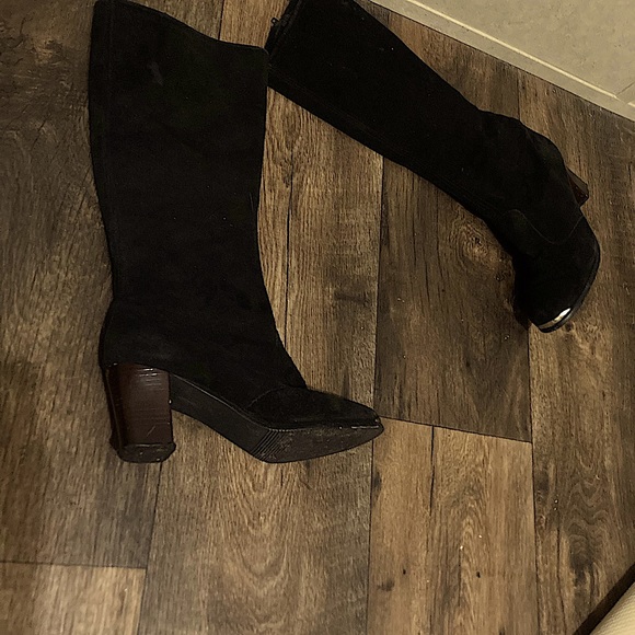 Black boots - Picture 2 of 5